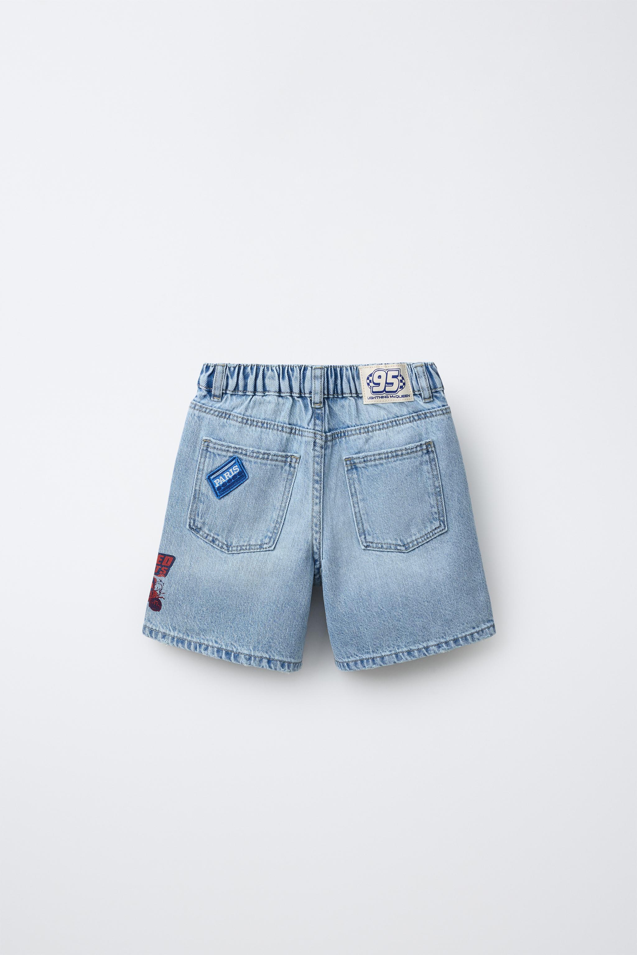 SHORT EN JEAN AVEC PIÈCES CARS FLASH MCQUEEN © DISNEY